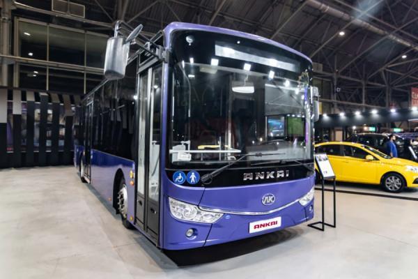 اتوبوس شهری کارمانیا در نمایشگاه حمل و نقل و ترانزیت اصفهان اتوبوس شهری کارمانیا در نمایشگاه حمل و نقل و ترانزیت اصفهان